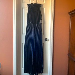 Ignite Evenings Long Sleeveless Blue Navy Evening Dress. Silky Bottom. Size 6.